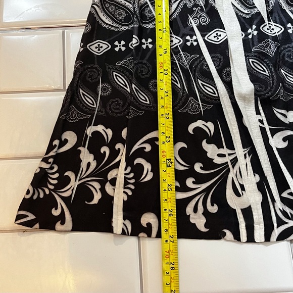 Ladies Energe medium black and white design short tunic,dress or top on most - Picture 15 of 15